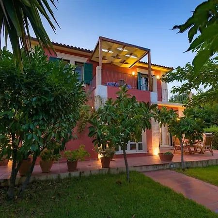N A P L House 度假居 Keramiaí